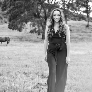 Meet your Posher, Becca